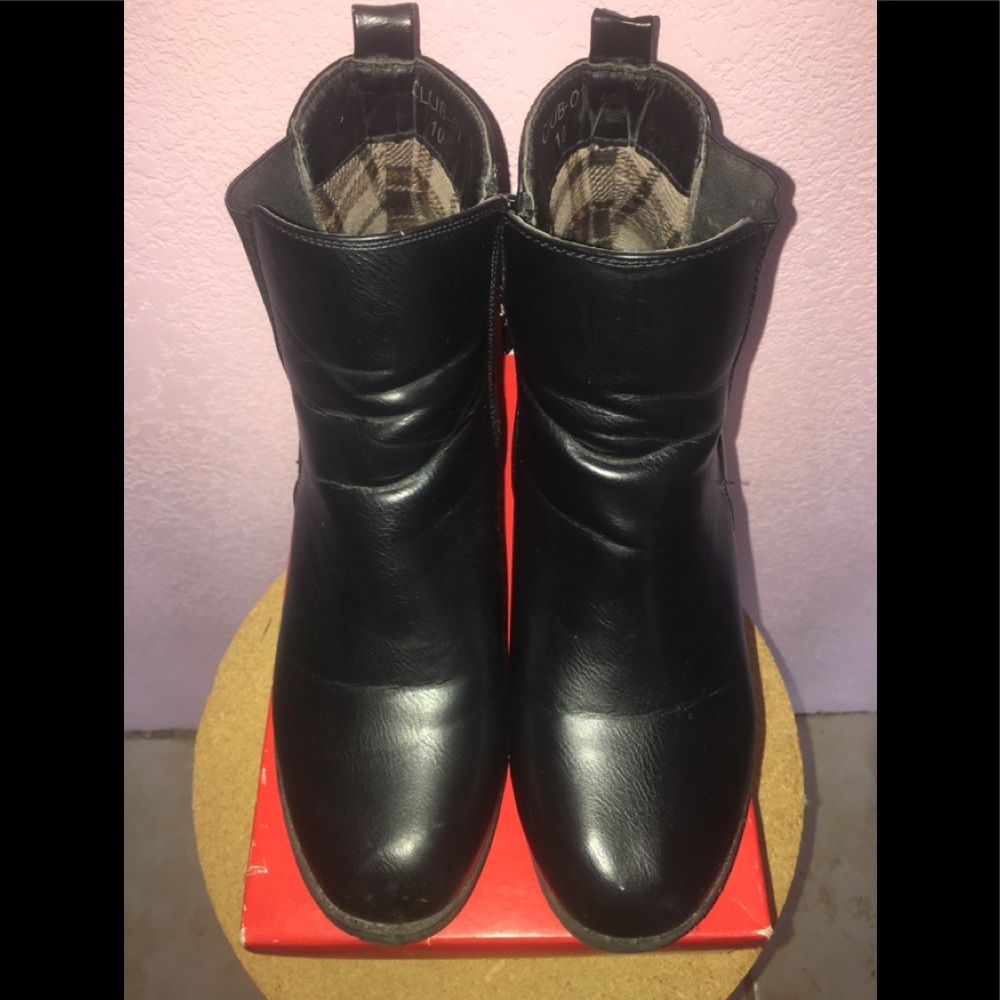 Ankle wedge boots